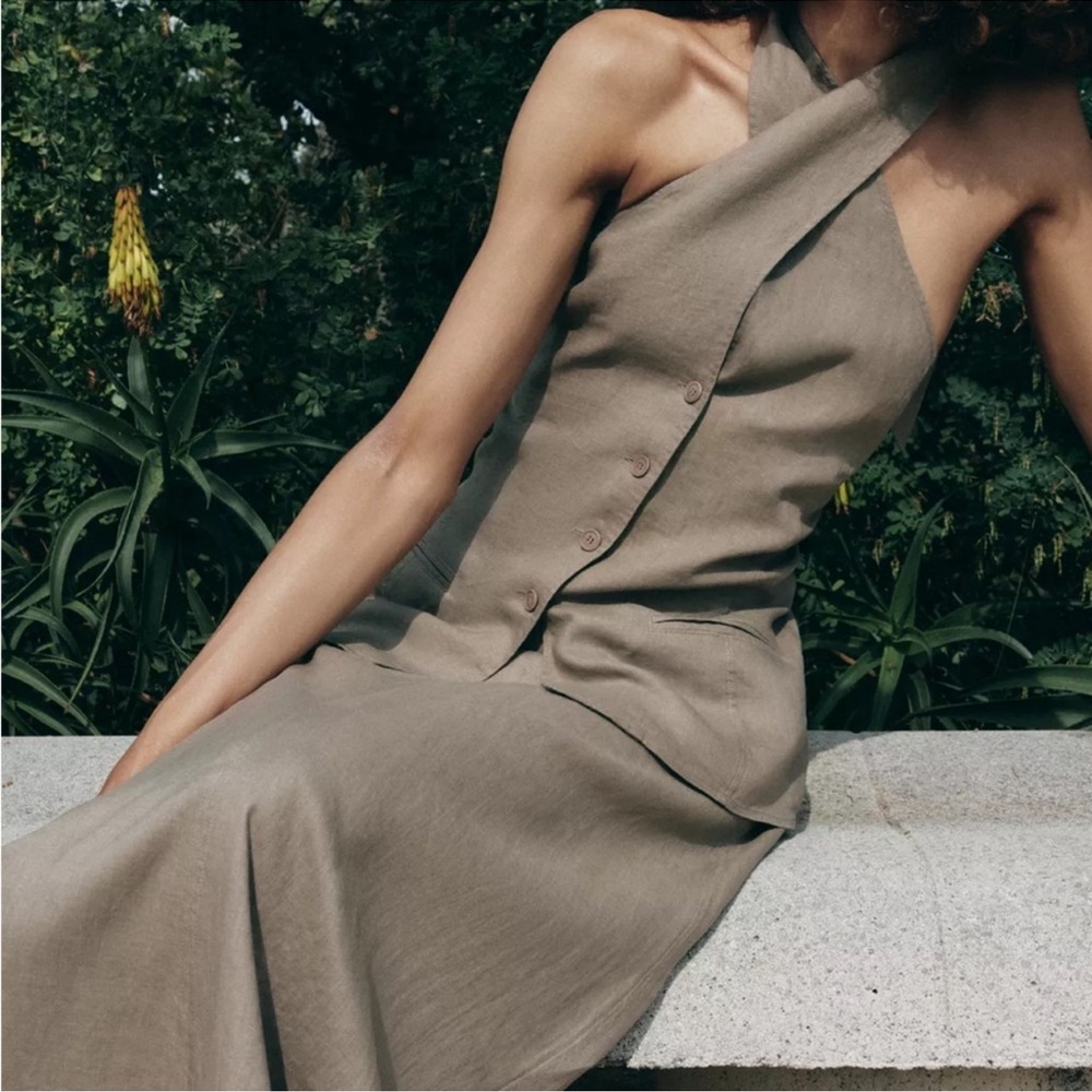 Stylish Zara 100% Linen Halter Top NWT